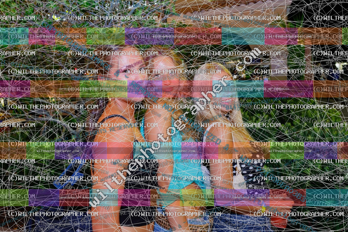 R5_9806.jpg